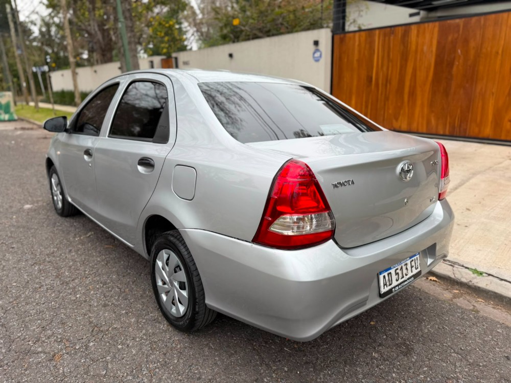 Toyota Etios 1.5X — foto 7